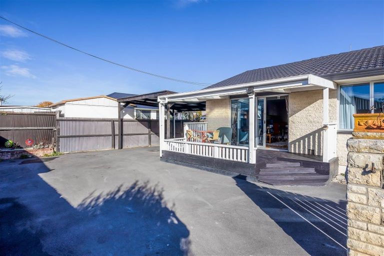 Photo of property in 2/98a Tilford Street, Woolston, Christchurch, 8062