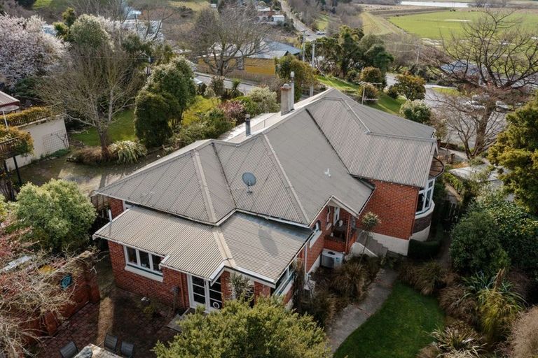 Photo of property in 1 Cossens Street, Balclutha, 9230