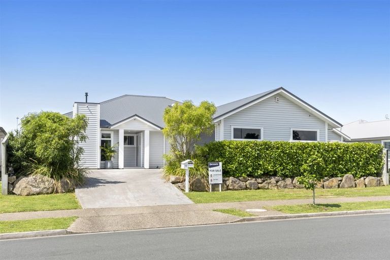 Photo of property in 19 Puhirake Crescent, Pyes Pa, Tauranga, 3112