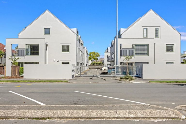Photo of property in Hagley Mews, 4/454 Hagley Avenue, Christchurch Central, Christchurch, 8011