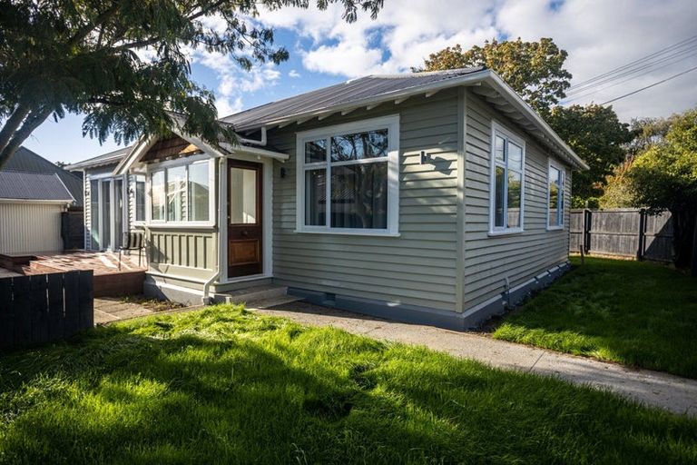 Photo of property in 14 Saint Martins Road, Saint Martins, Christchurch, 8022