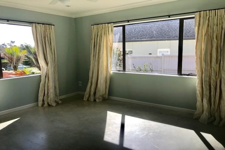 Photo of property in 68 Shelter Drive, Greenhithe, Auckland, 0632