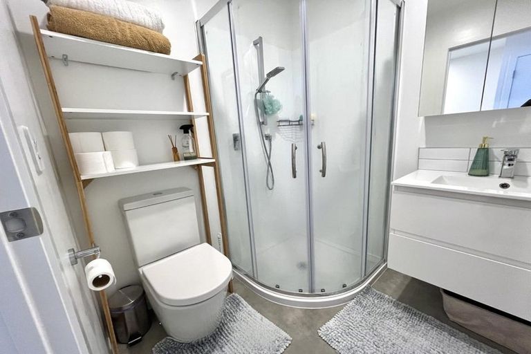 Photo of property in 8 Ngae Place, Mangere East, Auckland, 2024