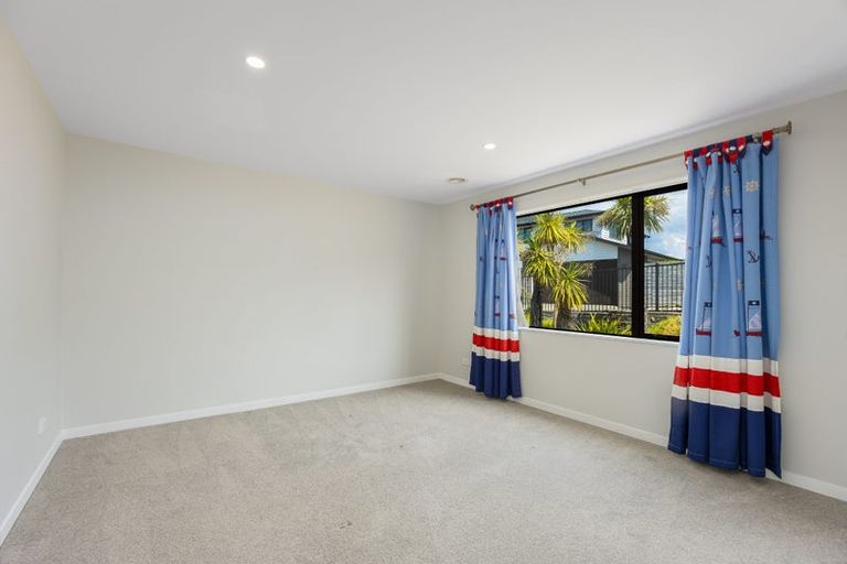 Photo of property in 42 Headland Drive, Long Bay, Auckland, 0630