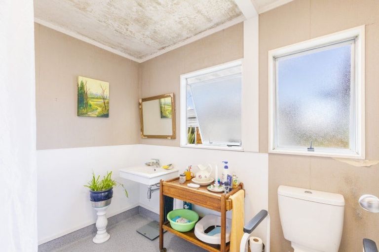 Photo of property in 20 Ellison Street, Otane, 4202