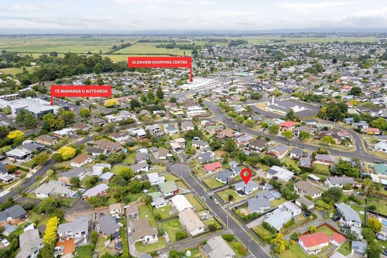 Photo of property in 16 Manapouri Place, Glenview, Hamilton, 3206