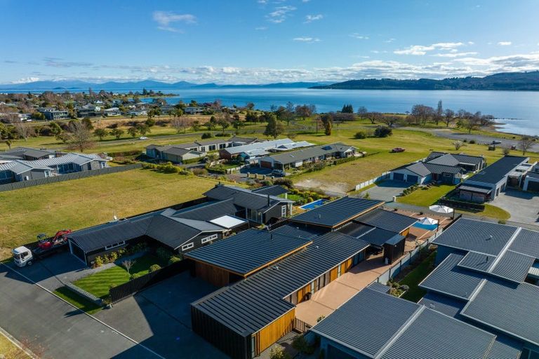 Photo of property in 20 Kurapoto Lane, Rainbow Point, Taupo, 3330