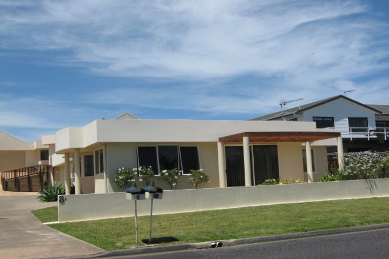 Photo of property in 8 Torkar Road, Clarks Beach, 2122