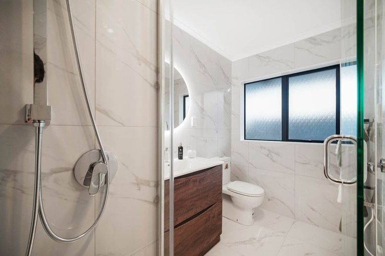 Photo of property in 323 Mahia Road, Weymouth, Auckland, 2103