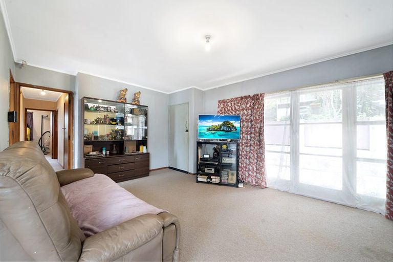 Photo of property in 107 Captain Scott Road, Glen Eden, Auckland, 0602