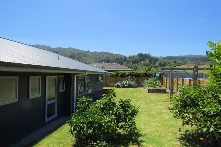 Photo of property in 32 Victoria Street, Coromandel, 3506