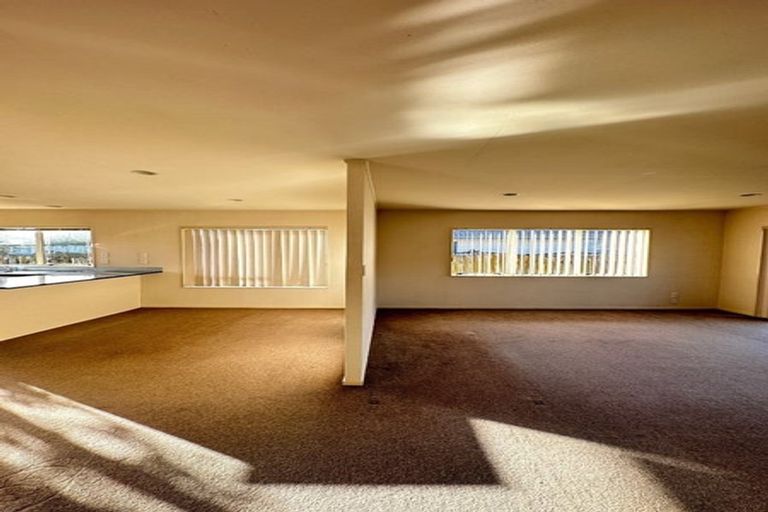 Photo of property in 1/15 Tolben Place, Golflands, Auckland, 2013