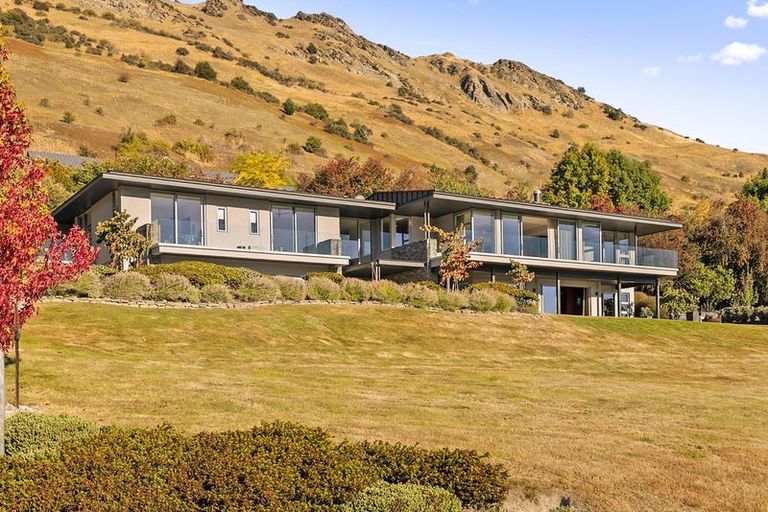 Photo of property in 16 Hayes View Lane, Lake Hayes, Queenstown, 9371