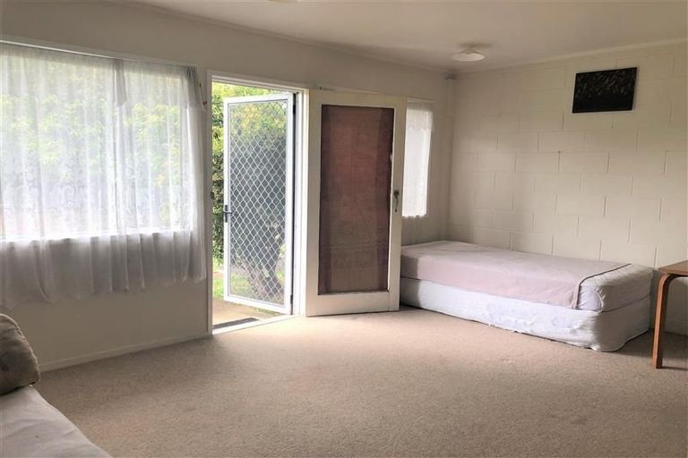Photo of property in 1 Kenton Lane, Mangere, Auckland, 2022