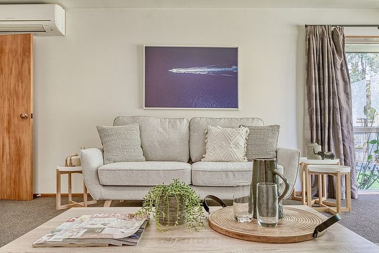 Photo of property in 2/45b Trafford Street, Harewood, Christchurch, 8051