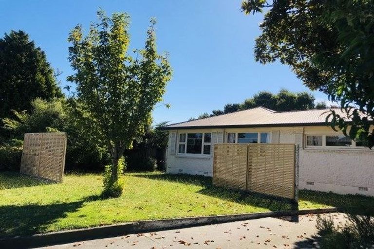 Photo of property in 4 Gladson Avenue, Sockburn, Christchurch, 8042