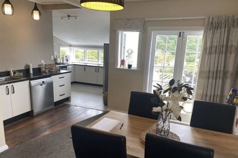 Photo of property in 14 Trelissick Crescent, Ngaio, Wellington, 6035