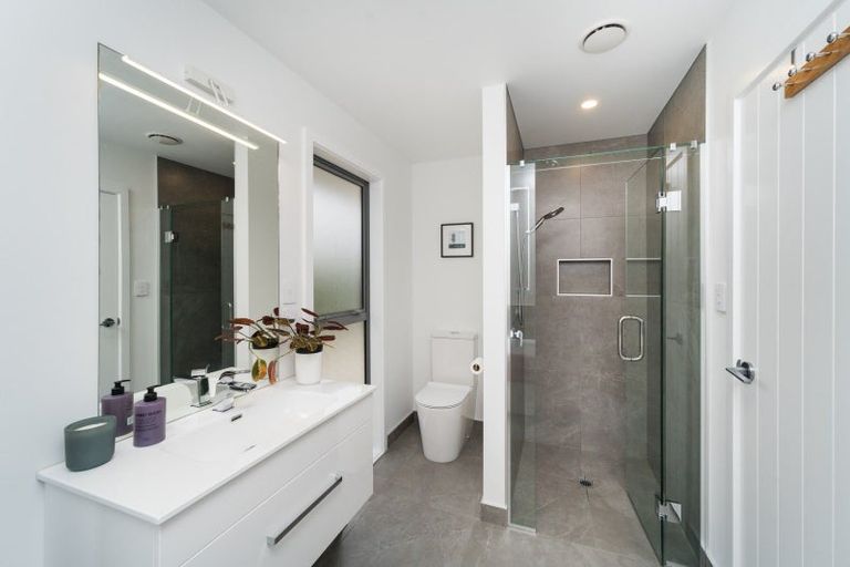 Photo of property in 49b Escort Grove, Awapuni, Palmerston North, 4412