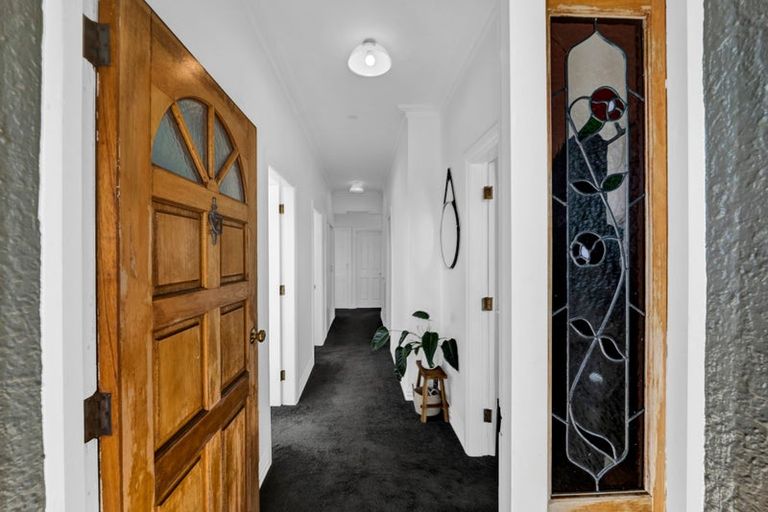 Photo of property in 11 Fantham Street, Hawera, 4610