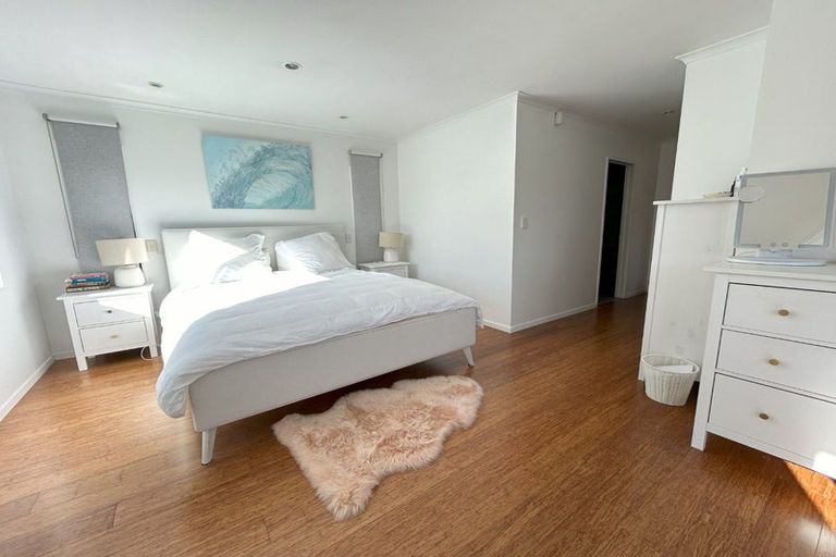 Photo of property in 12b Kimberly Grove, Greenhithe, Auckland, 0632