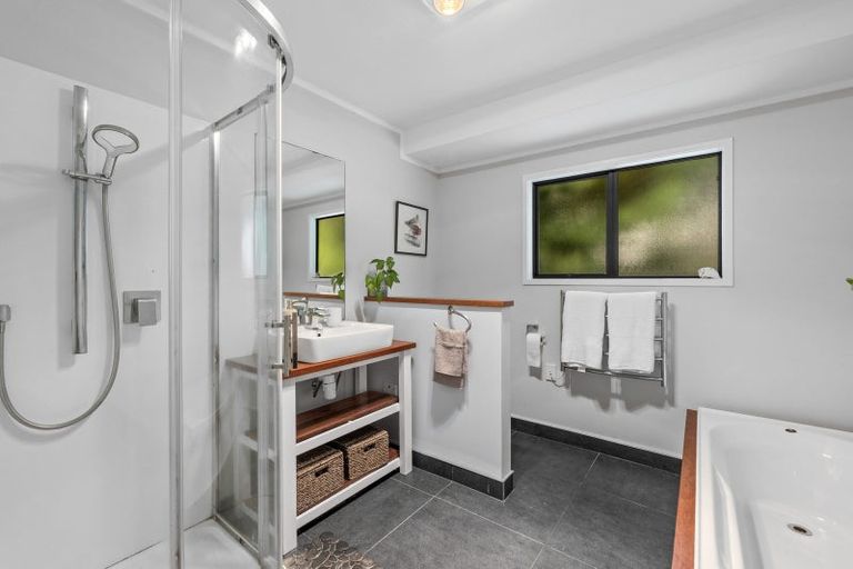 Photo of property in 1141 Scenic Drive North, Swanson, Auckland, 0816