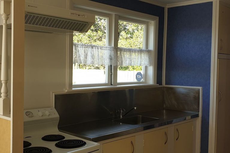 Photo of property in 10 Maher Place, Ranui, Porirua, 5024