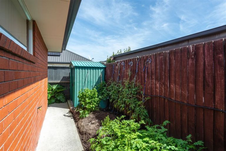 Photo of property in 50e Middlepark Road, Sockburn, Christchurch, 8042