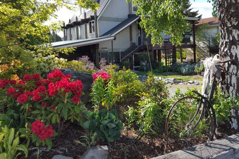 Photo of property in 6 Murray Place, Lake Tekapo, 7999