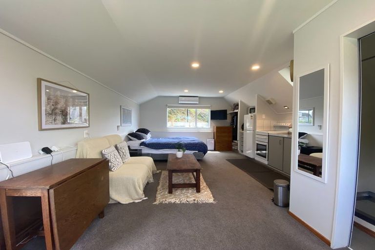 Photo of property in 32 Avalon Crescent, Fernhill, Queenstown, 9300