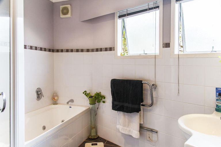 Photo of property in 19 Brooke Road, Red Hill, Papakura, 2110