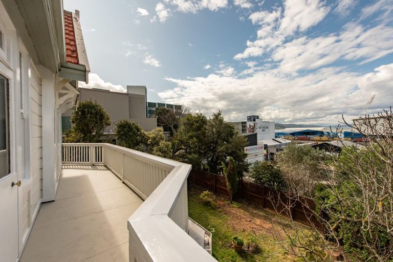 Photo of property in 30 Hobson Street, Thorndon, Wellington, 6011