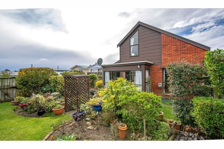 Photo of property in 410b Marine Parade, South New Brighton, Christchurch, 8062