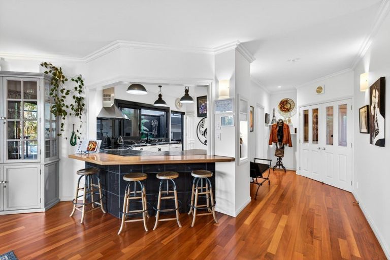 Photo of property in 8 Selwyn Road, Hospital Hill, Napier, 4110