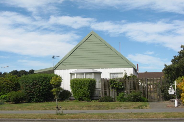 Photo of property in 66 Royal Park Drive, Parklands, Christchurch, 8083
