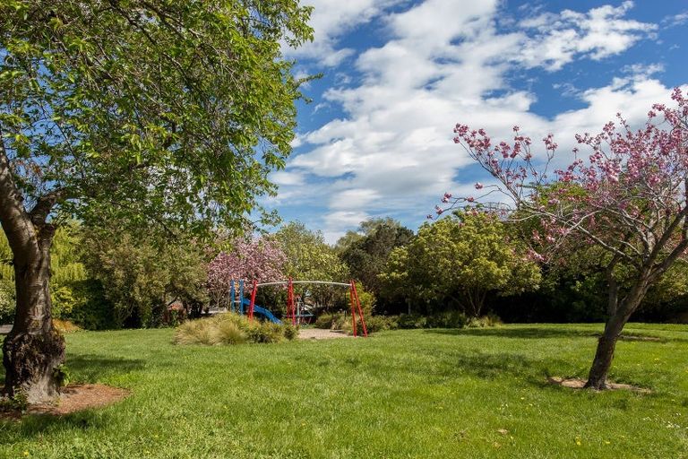 Photo of property in 19 Carruthers Street, Ilam, Christchurch, 8041