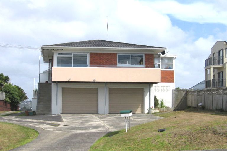 Photo of property in 3/174 East Coast Road, Forrest Hill, Auckland, 0620