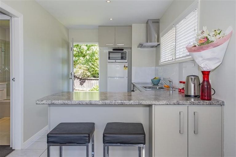 Photo of property in 2/5 Sarabande Avenue, Redwood, Christchurch, 8051