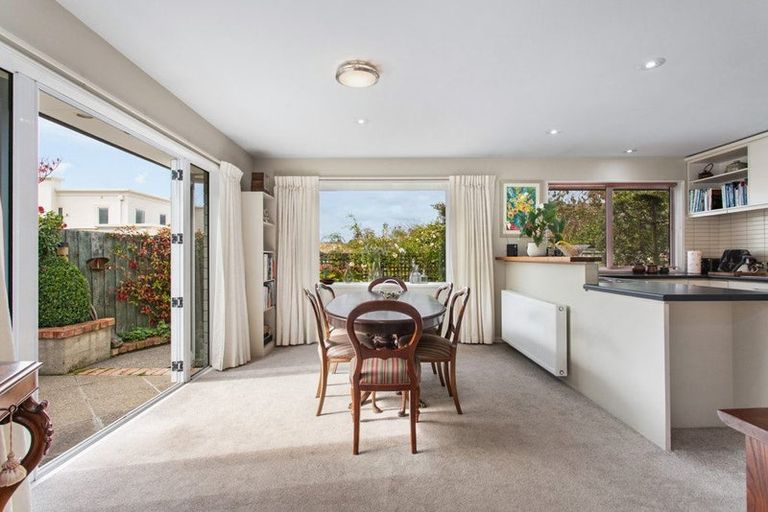 Photo of property in 2/7 Kelson Lane, Ilam, Christchurch, 8041