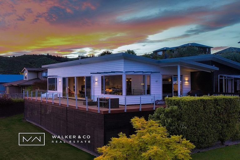 Photo of property in 17a Riverstone Drive, Riverstone Terraces, Upper Hutt, 5018