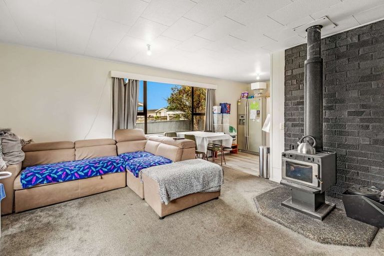 Photo of property in 24 Fergusson Street, Marton, 4710