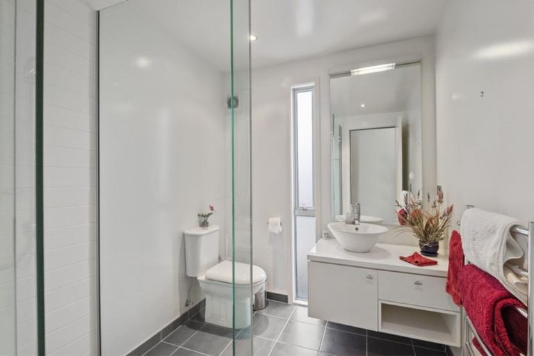 Photo of property in 76a Glandovey Road, Fendalton, Christchurch, 8052