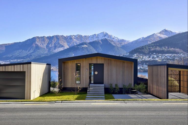 Photo of property in 513 Peninsula Road, Kelvin Heights, Queenstown, 9300