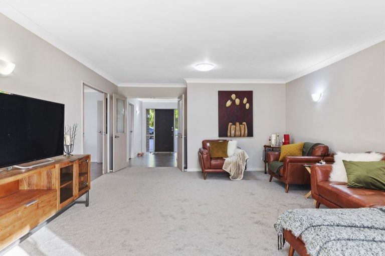 Photo of property in 21 Old Barn Road, Opaheke, Papakura, 2584