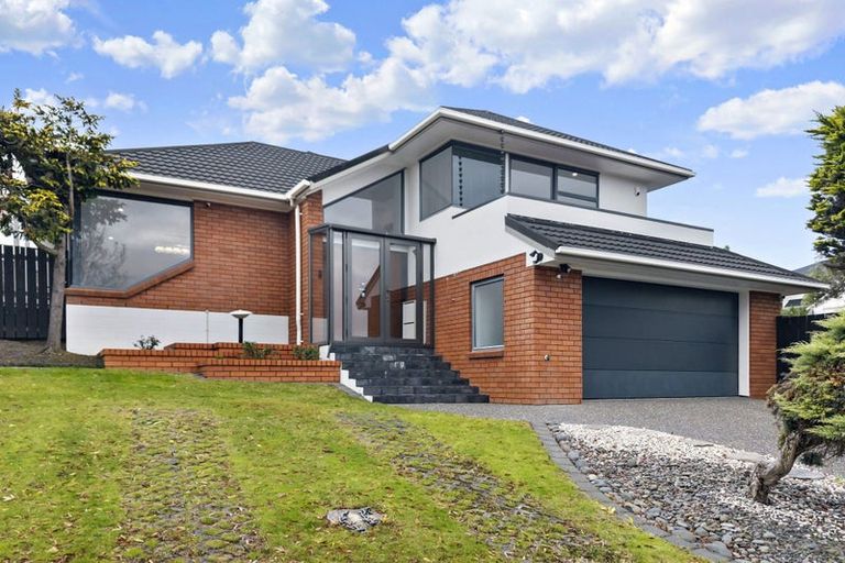 Photo of property in 32 Currell Way, Somerville, Auckland, 2014