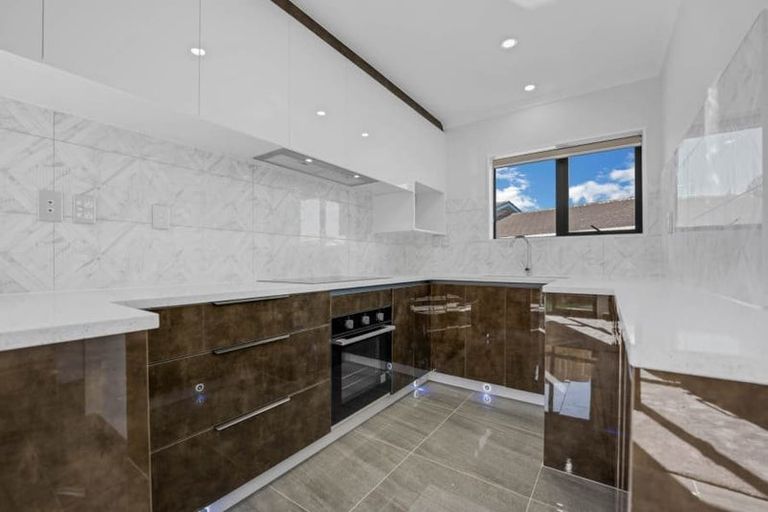 Photo of property in 25c Leaver Place, Weymouth, Auckland, 2103