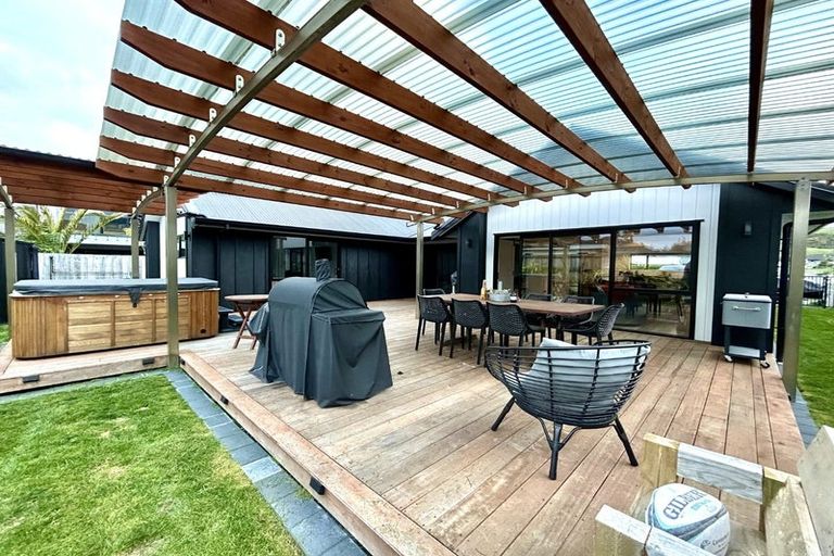 Photo of property in 11 Hamon Place, Pukehangi, Rotorua, 3015