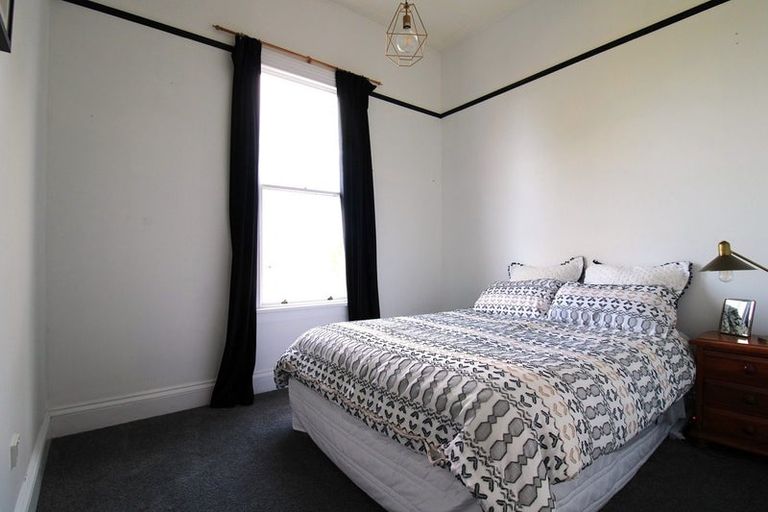 Photo of property in 22 Lawson Street, Roslyn, Dunedin, 9011