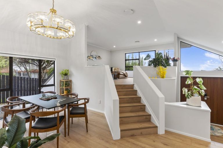 Photo of property in 32 Currell Way, Somerville, Auckland, 2014