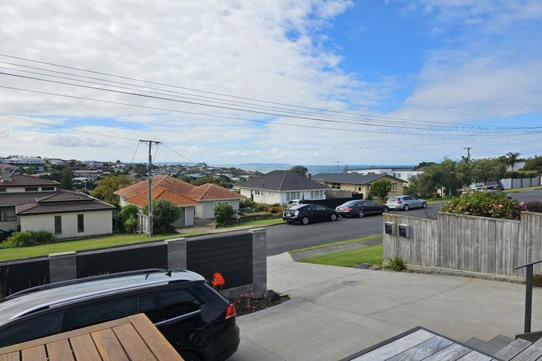 Photo of property in 19a Braemar Road, Rothesay Bay, Auckland, 0630