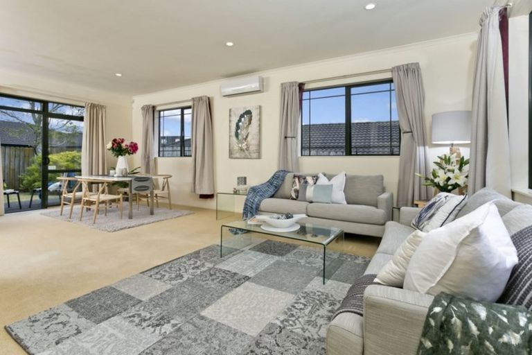 Photo of property in 1 Black Teal Close, Unsworth Heights, Auckland, 0632